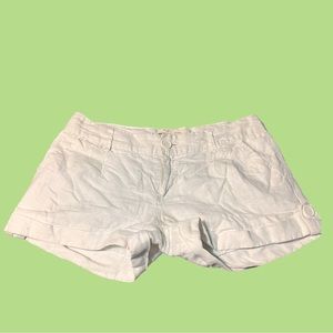 white linen low rise cargo shorts
